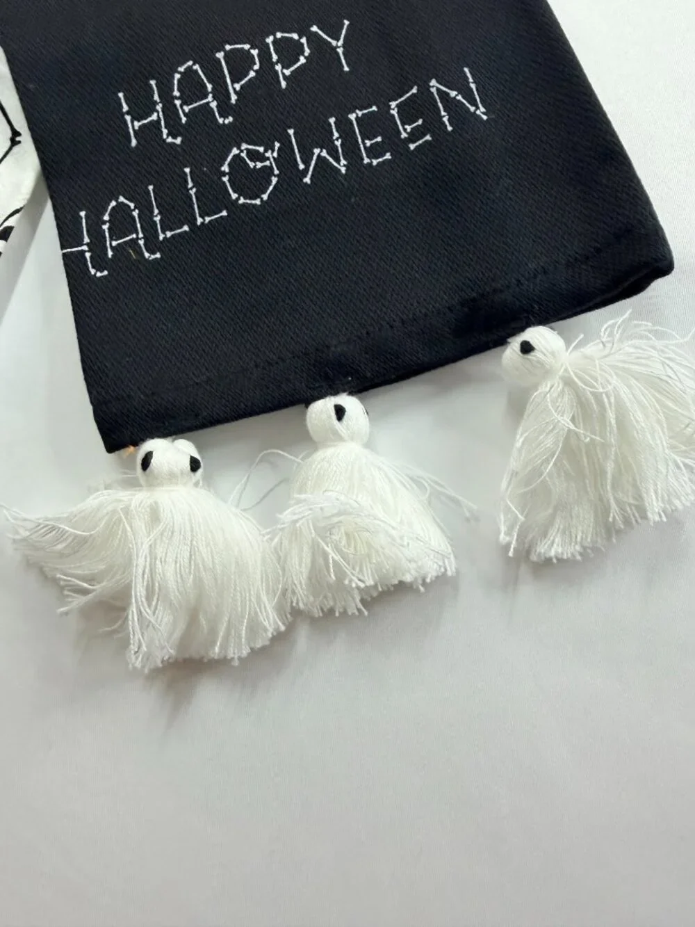 Hyde & EEK! Happy Halloween Skeleton Ghost Kitchen Towels 2 Pack 25x15 NWT